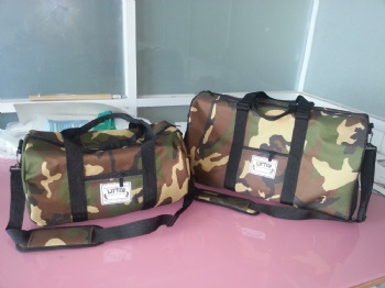 Qualified BSCI factory supply woodland camouflage duffle bags workout gym bags